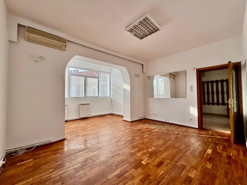 Piata Dorobanti, ideal pentru birouri, 4 camere de inchiriat,